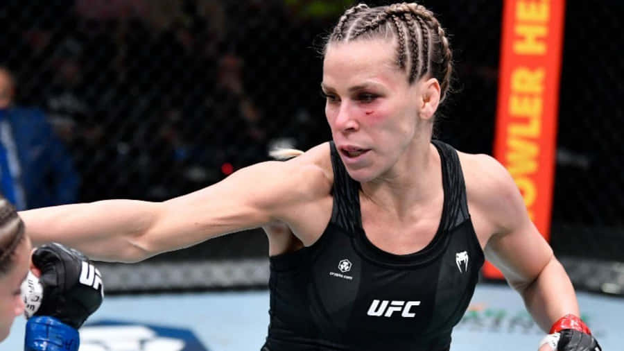 Katlyn Chookagian Bruised Face Wallpaper