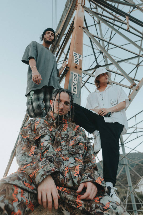 Keep Chasing Your Dreams With Chase Atlantic Wallpaper