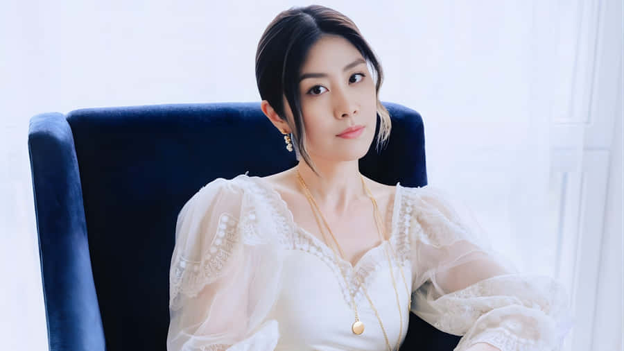 Kelly Chen Elegant Portrait Wallpaper