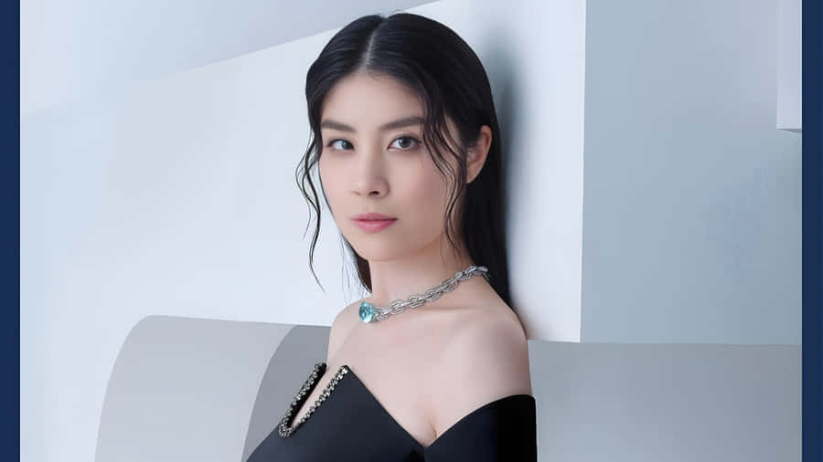 Kelly Chen Elegant Portrait Wallpaper