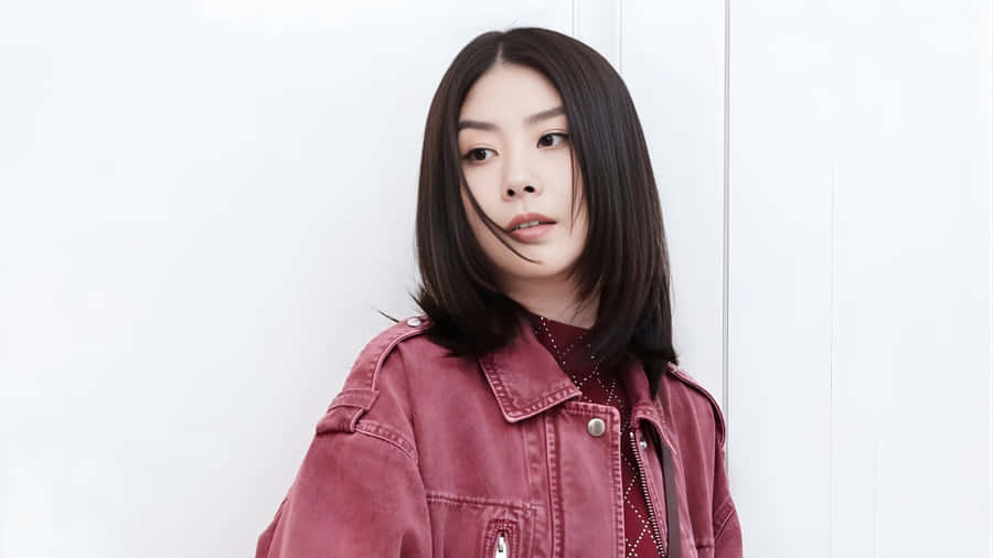 Kelly Chen Stylish Casual Look Wallpaper