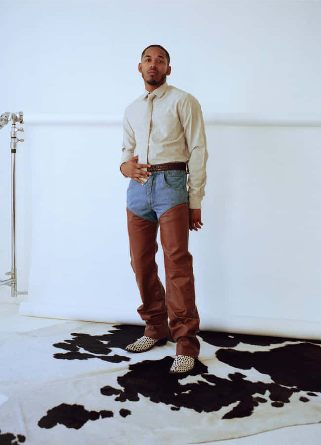 Kelvin Harrison Jr Stylish Portrait Wallpaper