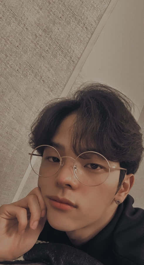 Kim Woojin Casual Selfie Wallpaper