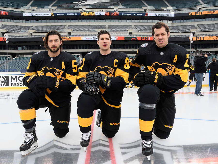 Kris Letang 2019 Nhl Stadium Series Wallpaper