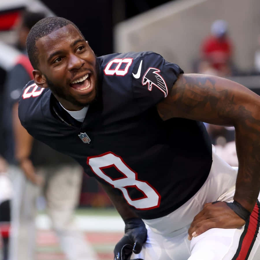 Kyle Pitts Atlanta Falcons Action Shot Wallpaper