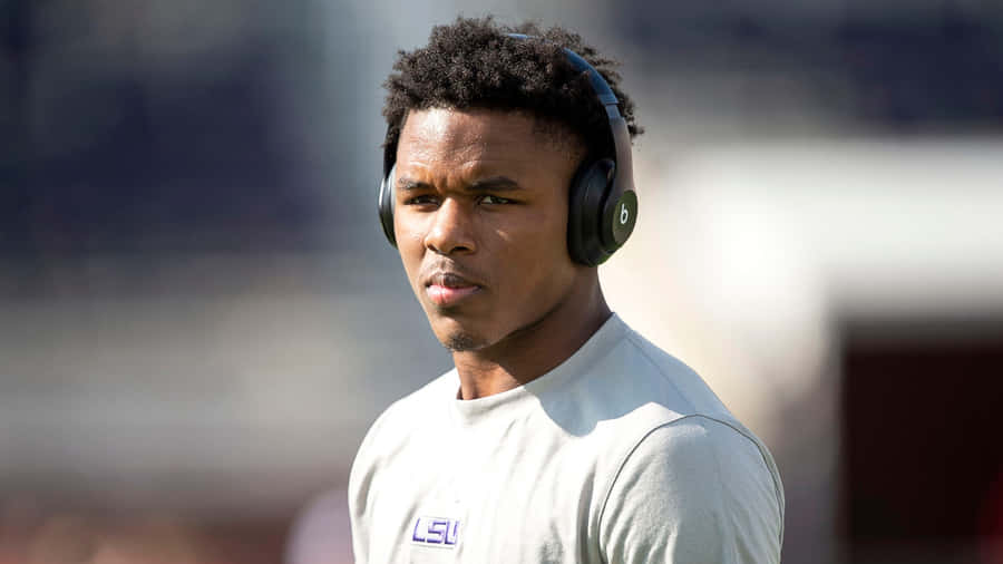 Kyren Lacy Focused On Game Wallpaper