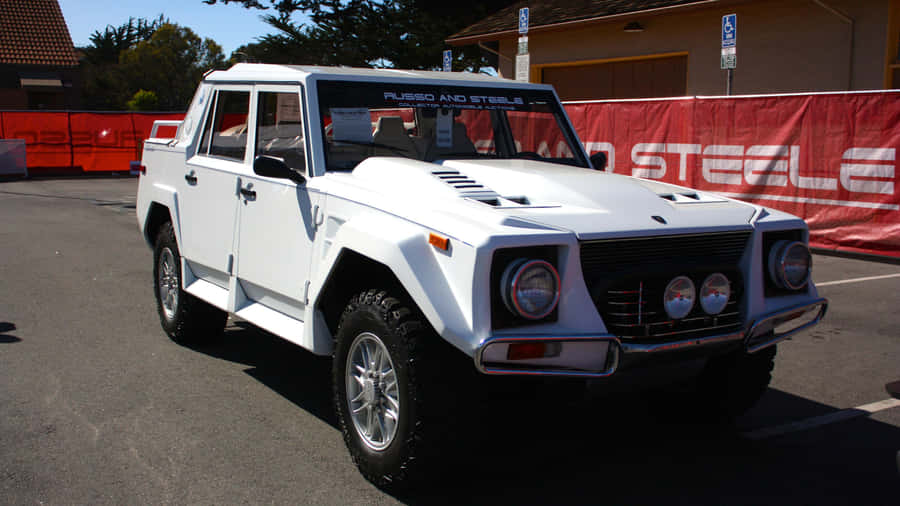 Lamborghini Lm002 - A Classic Off-road Legend Wallpaper