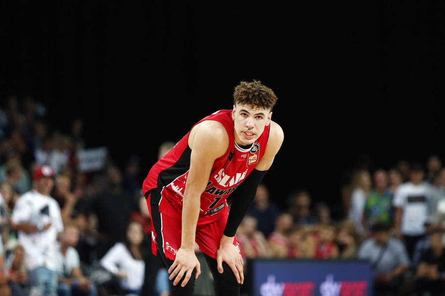 Lamelo Ball Hands On Knees Wallpaper