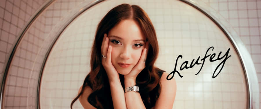 Laufey Signature Pose Wallpaper