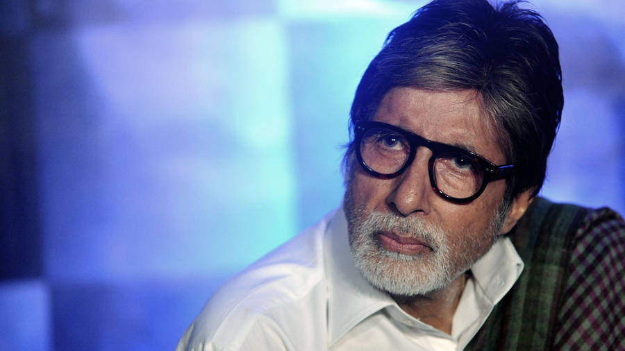 Lavish Amitabh Bachchan Graces The Event With His Elegant Fashion. Wallpaper