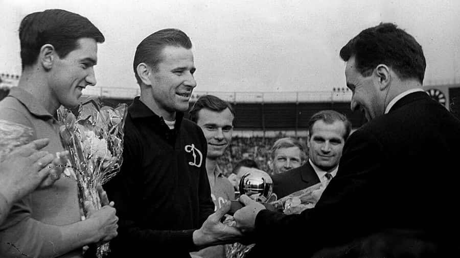 Lev Yashin Fiba Player Of The Year Wallpaper