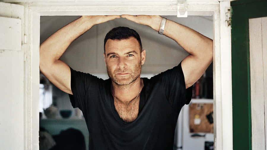 Liev Schreiber Wallpaper