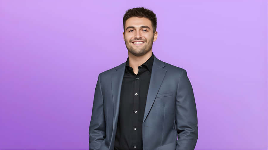 Love Is Blind Contestant Profile Wallpaper