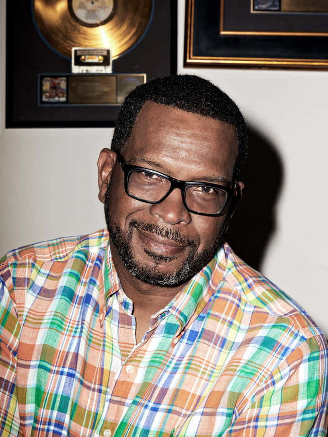 Luther Campbell Portraitwith Gold Records Wallpaper