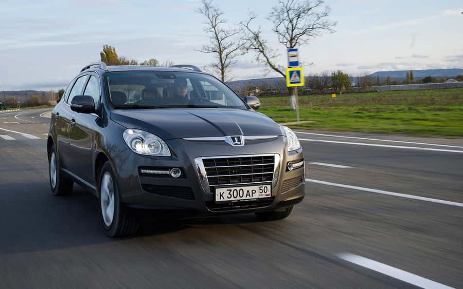 Luxgen U6 Suv - A Perfect Blend Of Style And Performance Wallpaper