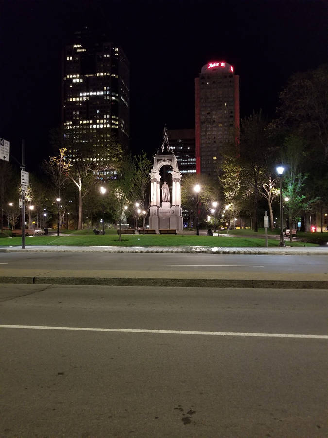 Macdonald Monument In Montreal Wallpaper