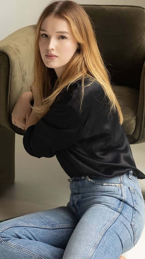 Maddison Brown Casual Photoshoot Wallpaper