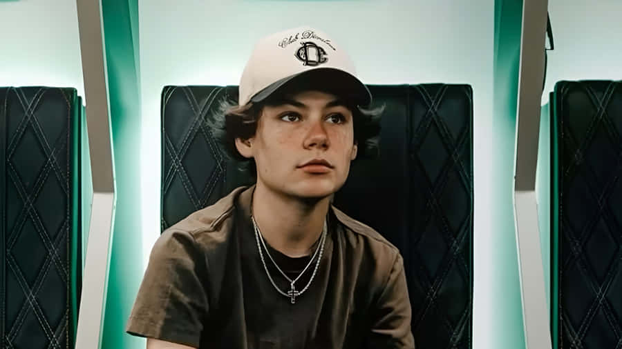 Maddox Batson Casual Style Wallpaper