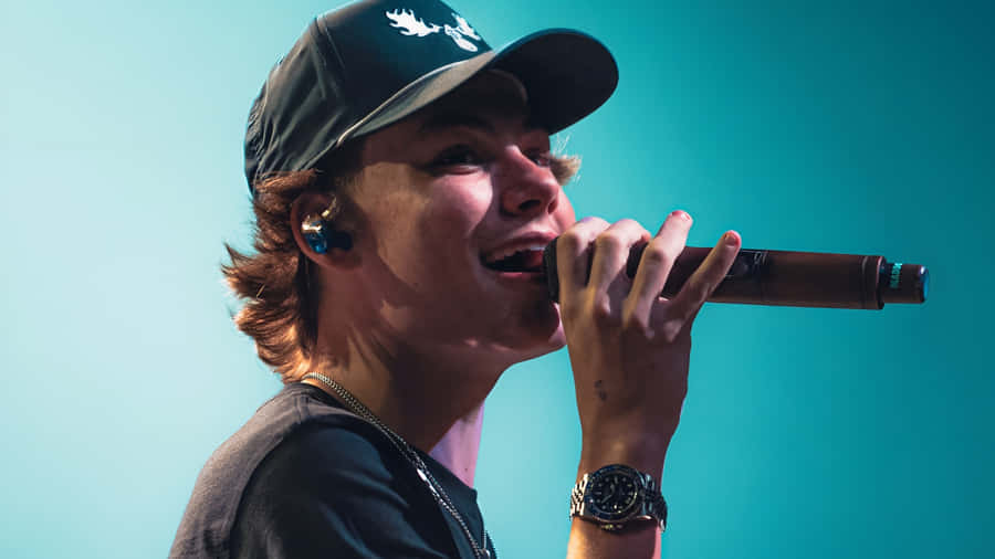 Maddox Batson Live Performance Wallpaper