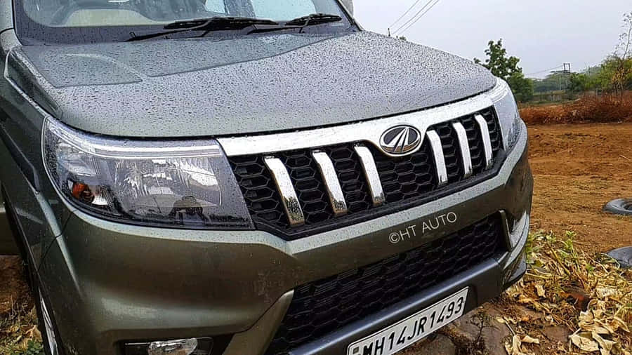 Mahindra T U V300 Front Grille View Wallpaper