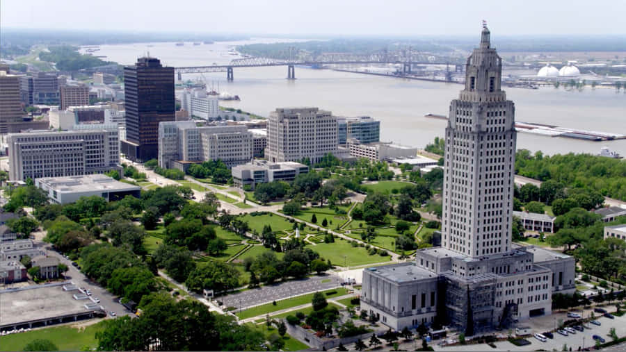 Majestic Baton Rouge Skyline At Dusk Wallpaper