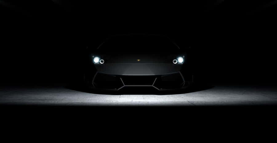 Majestic Lamborghini Aventador In Full Speed Wallpaper