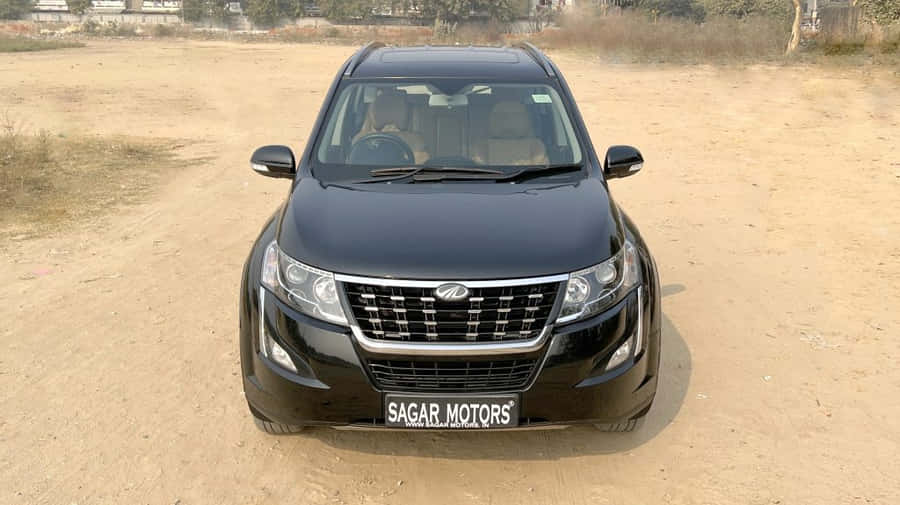 Majestic Mahindra Xuv500 In Action Wallpaper
