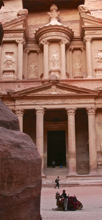 Majestic View Of Petra's Great Facade Wallpaper