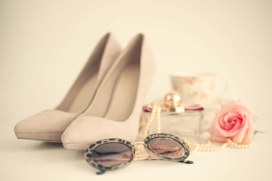 Make A Statement In Accessory Wallpaper