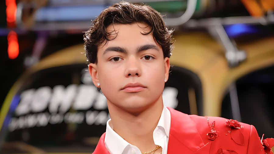 Malachi Barton Red Carpet Look Wallpaper