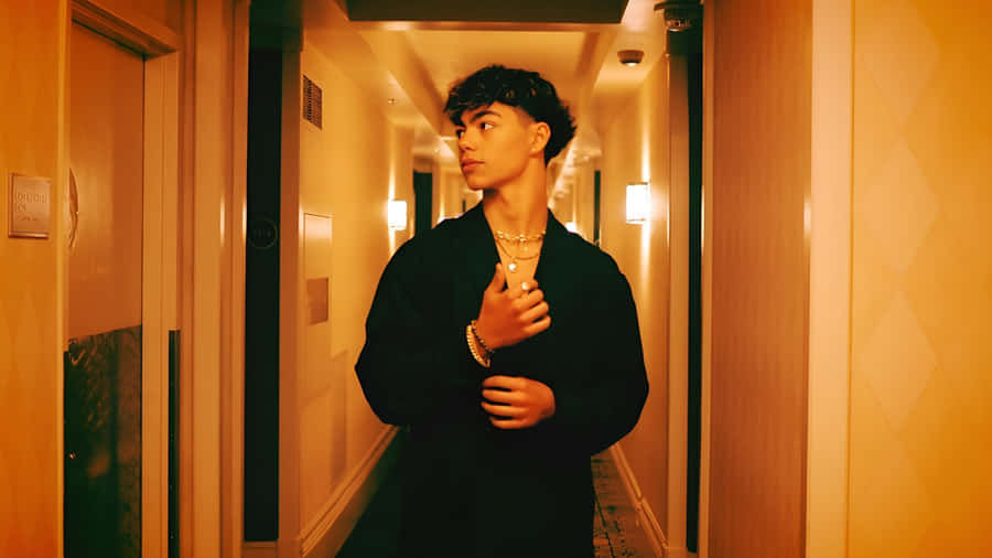 Malachi Barton Style Moment Wallpaper