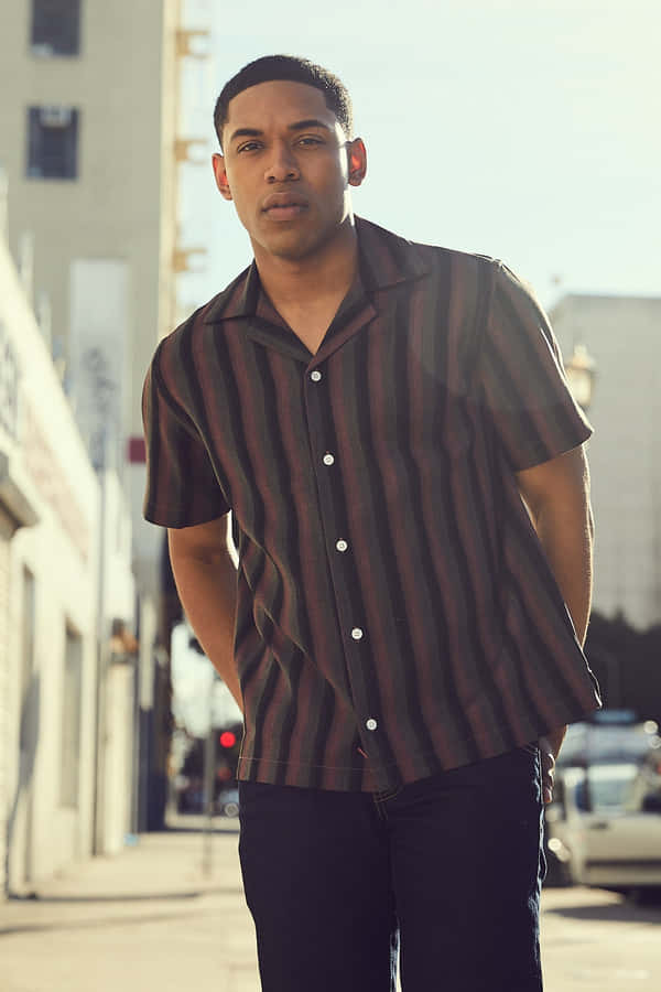 Manin Striped Shirt Urban Backdrop Wallpaper
