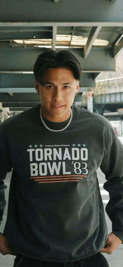 Manin Tornado Bowl Sweatshirt Wallpaper