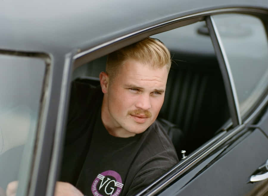 Manin Vintage Car Wallpaper