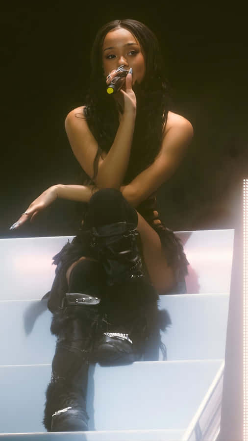 Manon Bannerman Live Performance Wallpaper