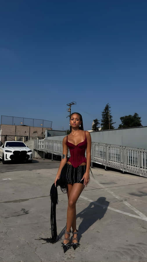 Manon Bannerman Street Style Wallpaper