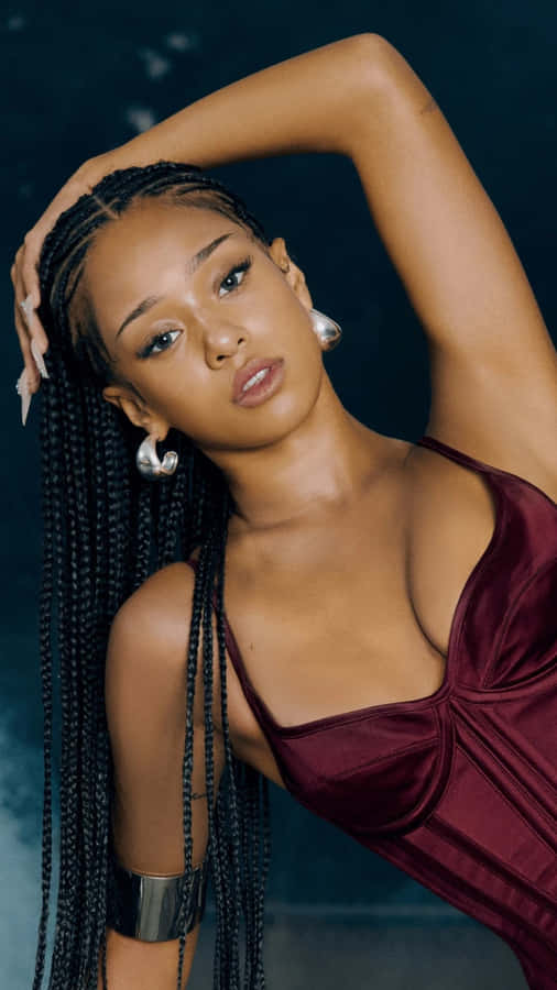 Manon Bannerman Style Inspiration Wallpaper