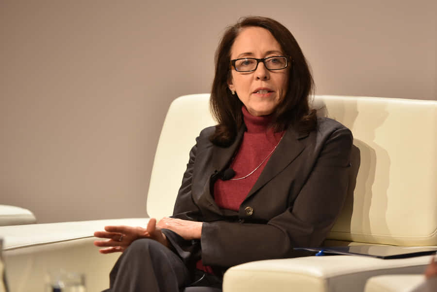 Maria Cantwell Hand On Lap Wallpaper