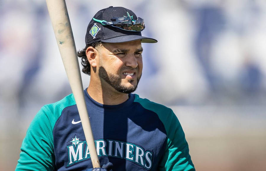 Mariners Eugenio Suarez White Baseball Bat Wallpaper