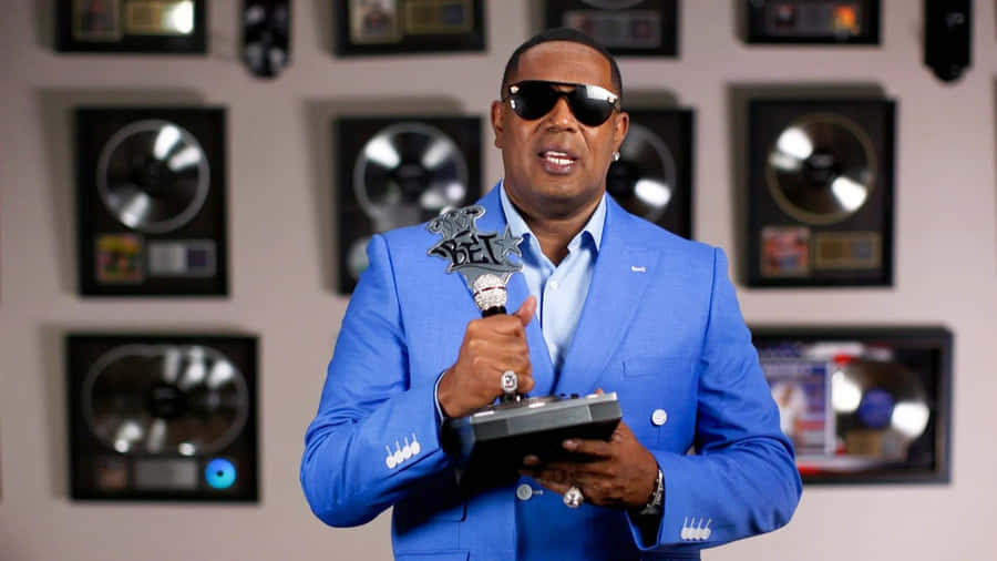 Master P Holding Award Wallpaper