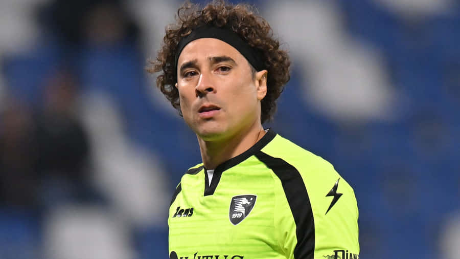 Memo Ochoa Soccer Goalkeeper Concentration Wallpaper