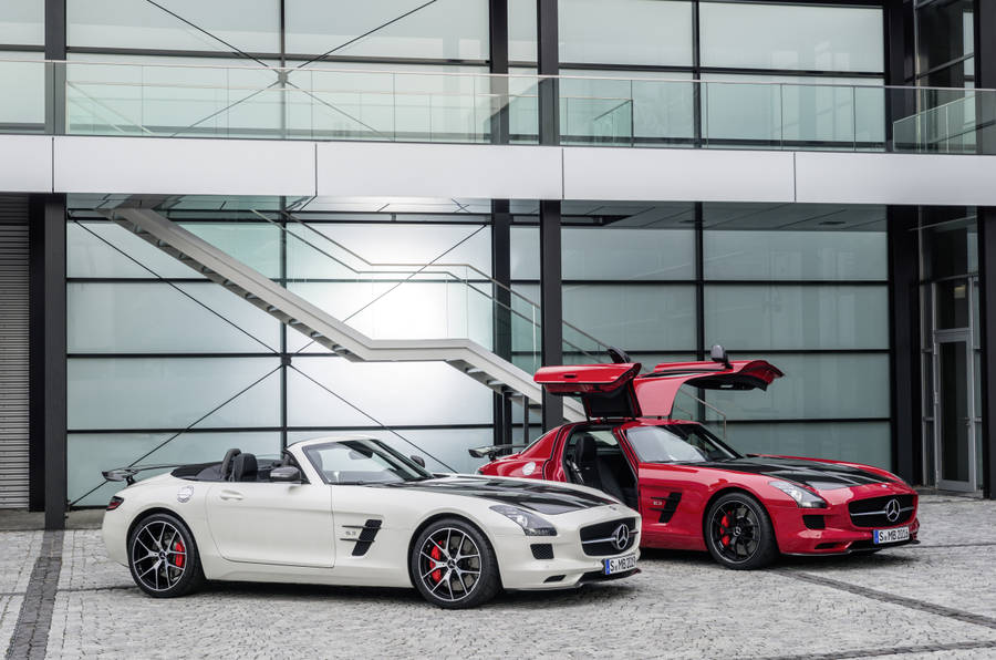 Mercedes-benz Luxury Car Pair Wallpaper