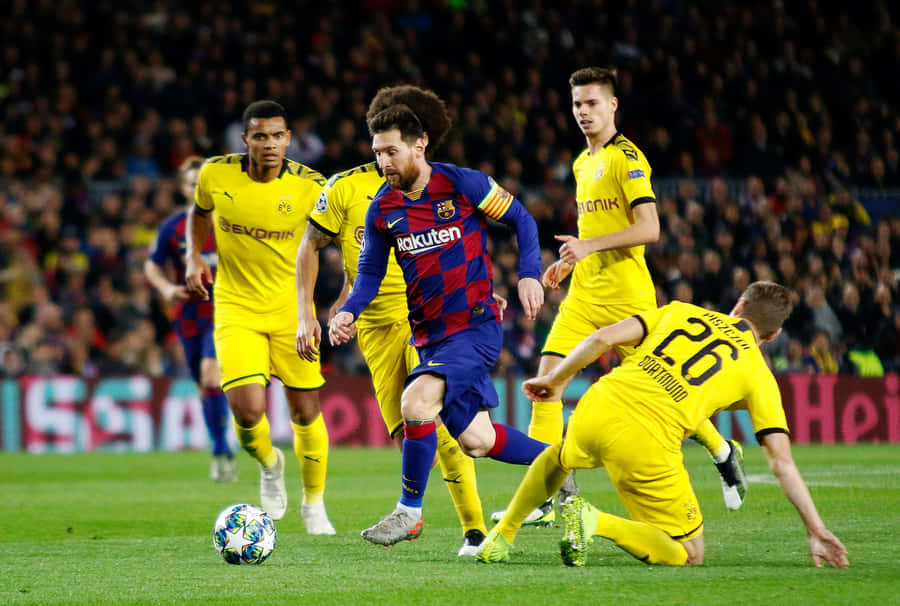 Messi_ In_ Control_ During_ Match Wallpaper