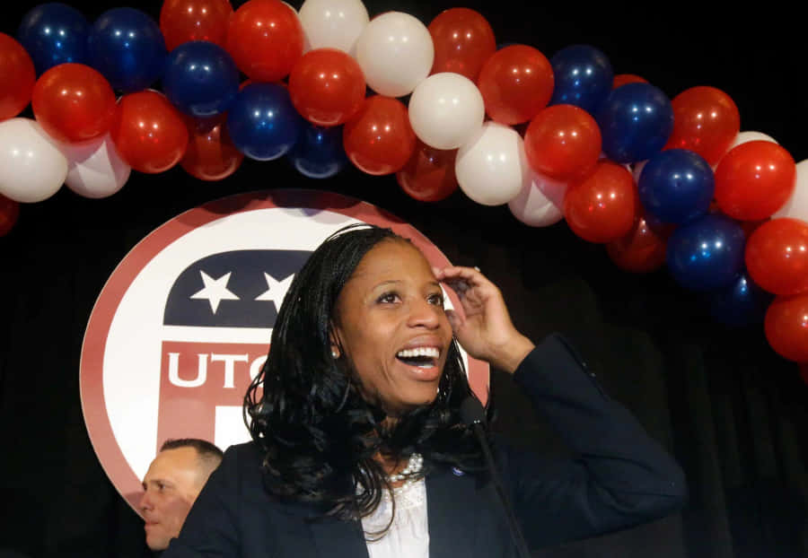 Mia Love Celebrating With Utah Republicans Wallpaper