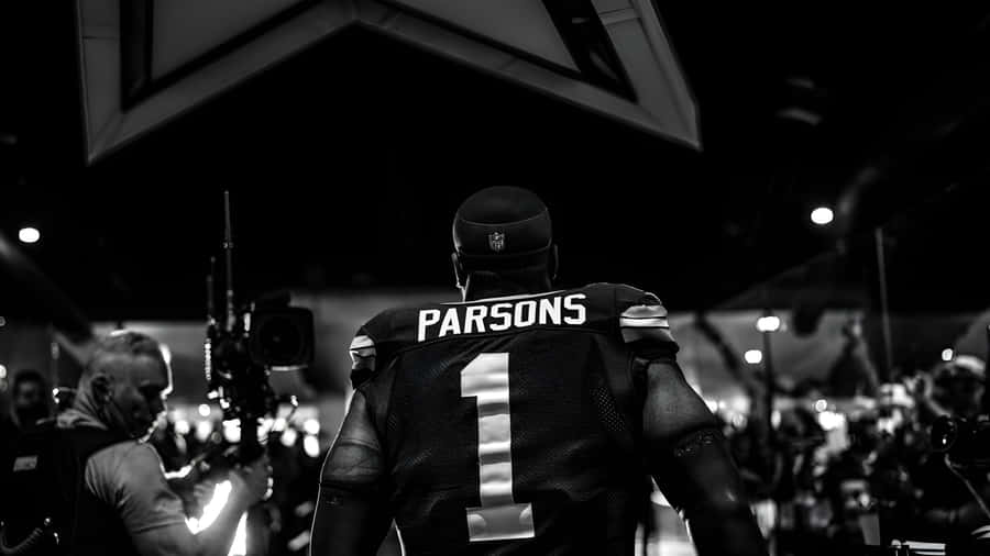Micah Parsons In Action Wallpaper