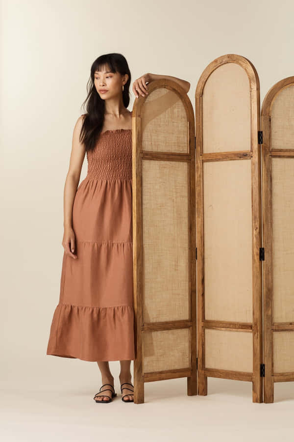 Minimalist Fashion: Elegance And Simplicity In Style Wallpaper