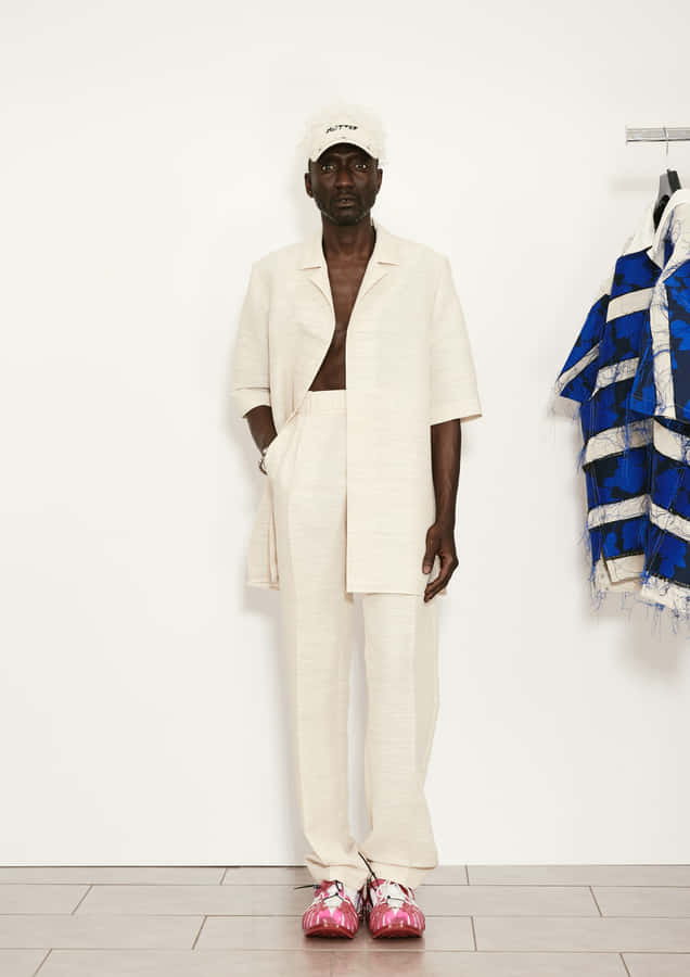 Minimalist Fashion Statement Wallpaper