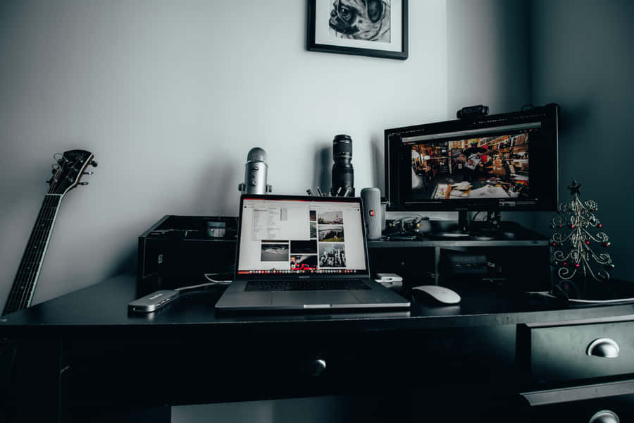 Modern Home Entertainment Set-up Wallpaper