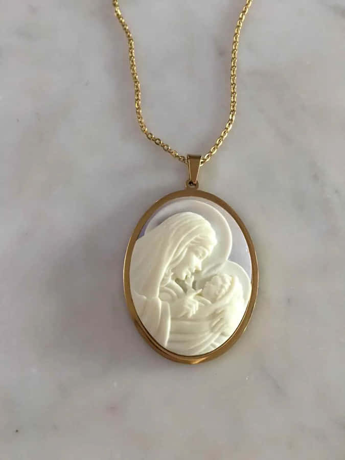 Motherand Child Cameo Pendant Wallpaper