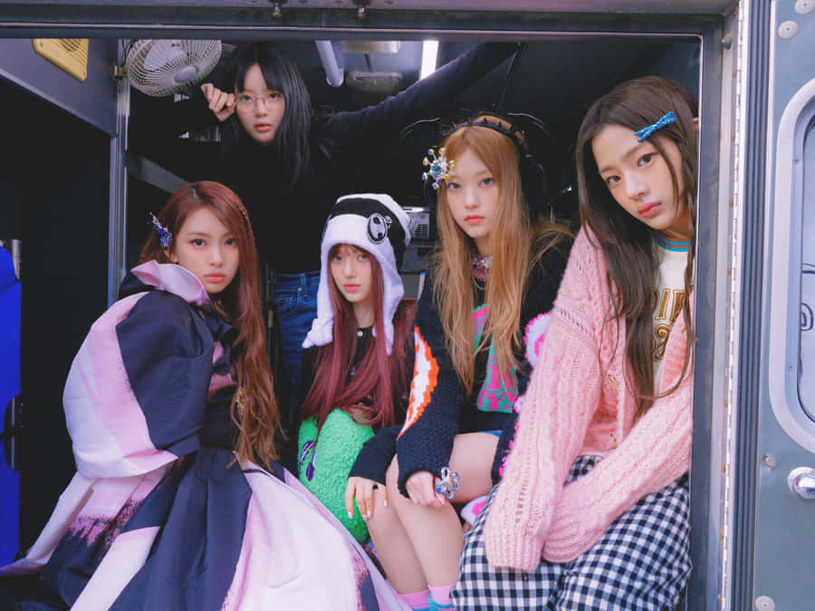 New Jeans_ Group_ Pose_ Van Wallpaper